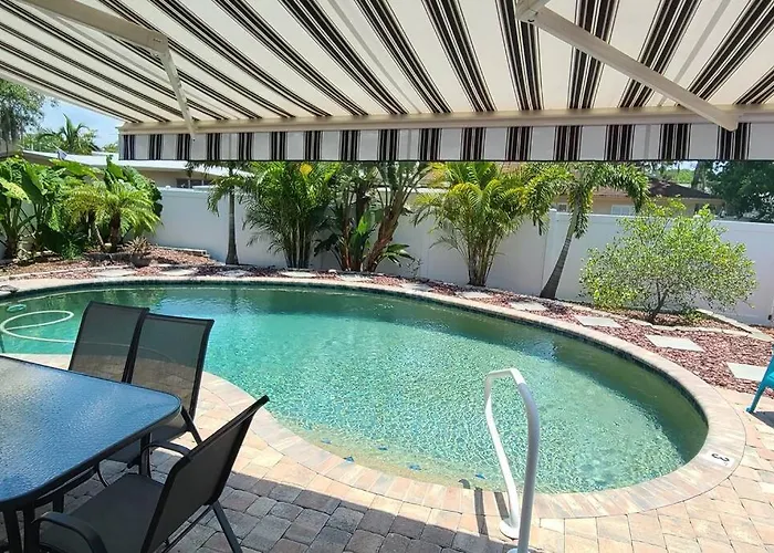 Coral Cottage Pool Gas Firepit A 2Bed 2Bth Sleeps 6