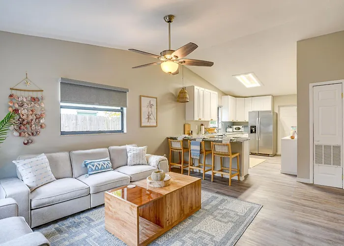 Dtwn Palm Harbor Condo: Walk To Water!