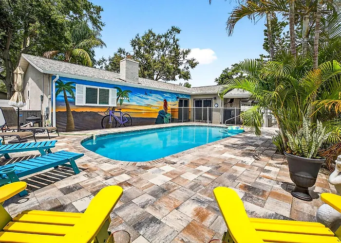 The Cycling Mermaid Palm Harbor, Florida - Heated Pool, Bikes, Trials, Fun!